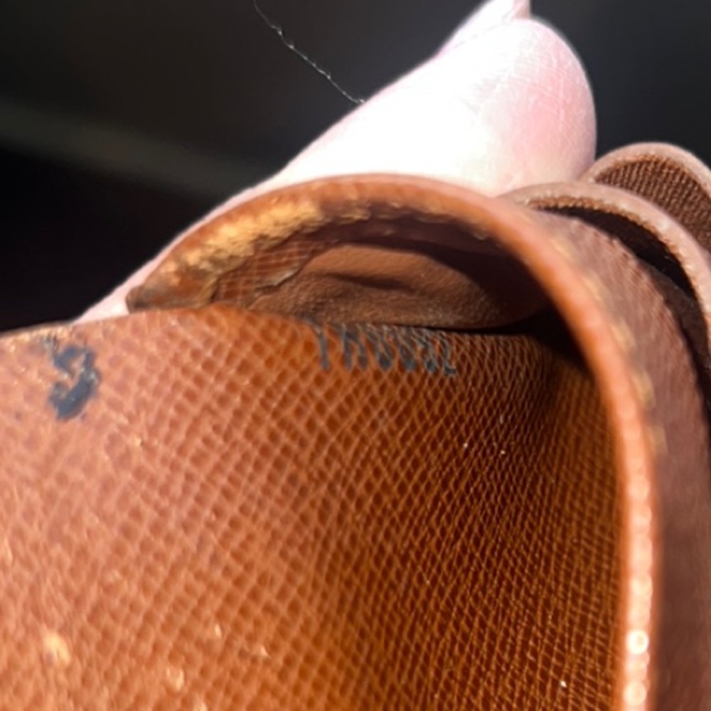 Louis Vuitton Monogram Key Holder in Brown and Gold - Picture 4 of 4
